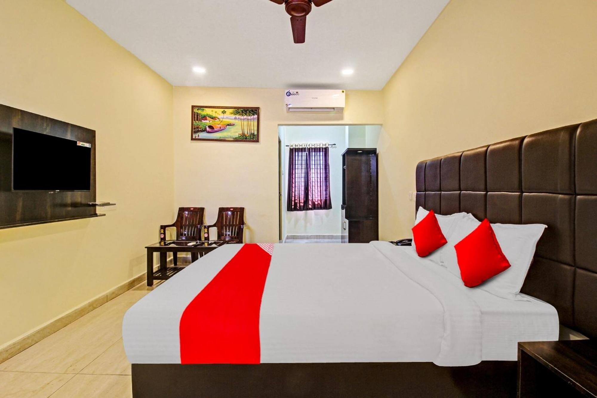 Super Hotel O Lakshmi Royal Inn Warangal Exterior photo