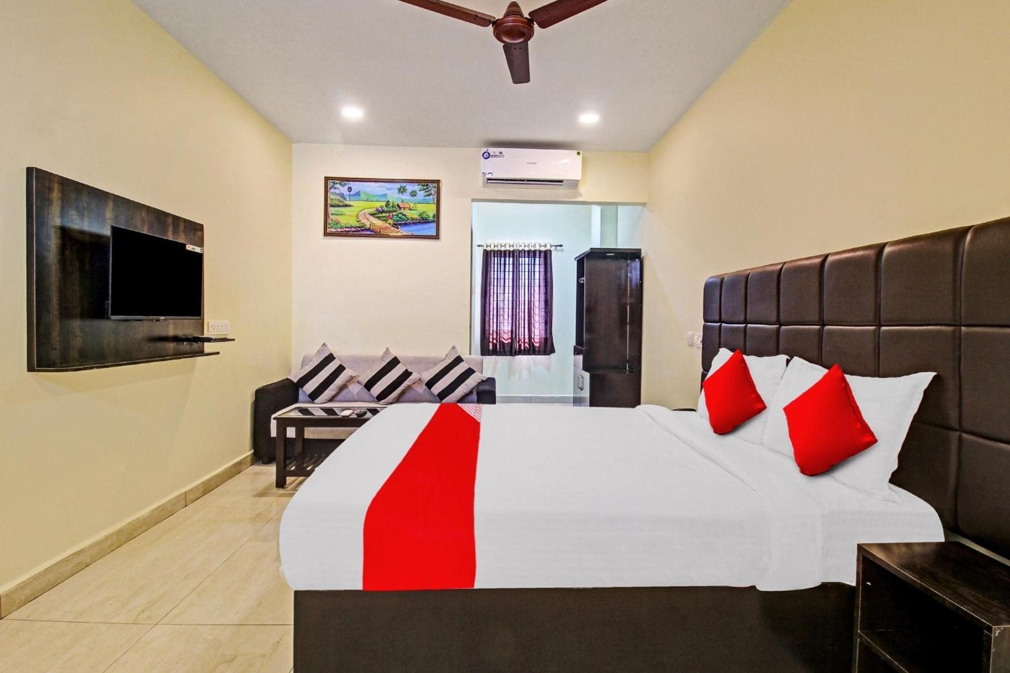Super Hotel O Lakshmi Royal Inn Warangal Exterior photo