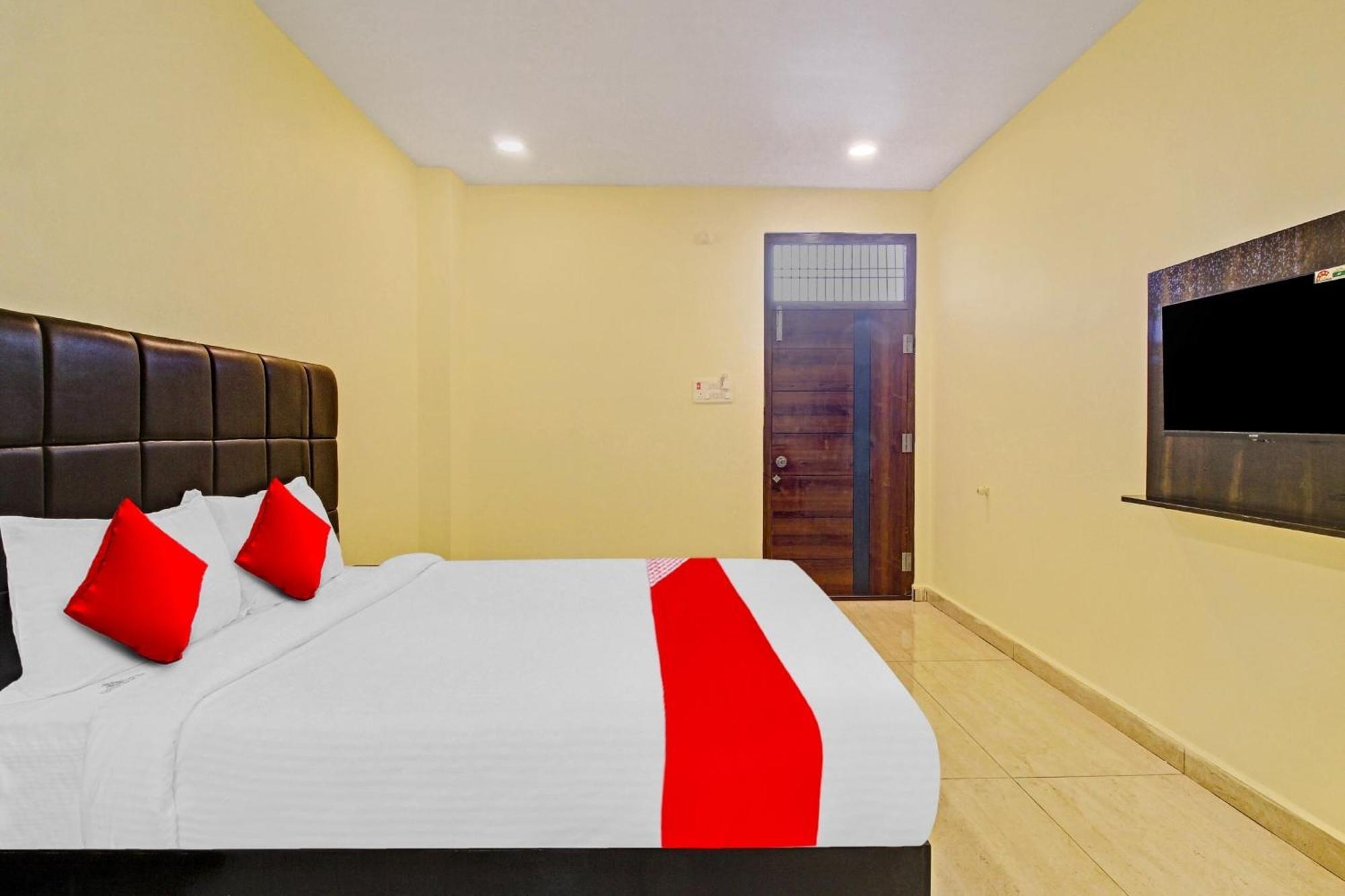 Super Hotel O Lakshmi Royal Inn Warangal Exterior photo